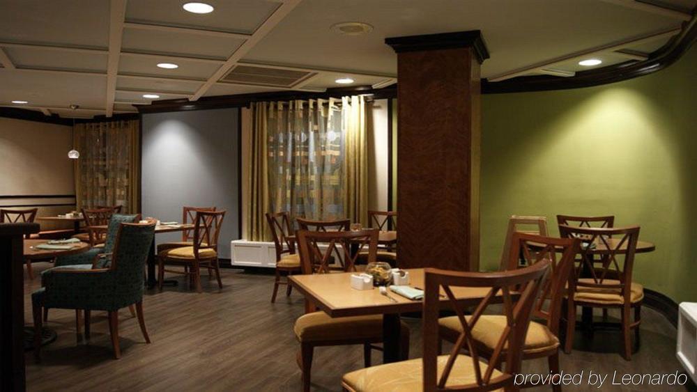 Best Western Premier Toronto Airport Carlingview Hotel Restaurante foto